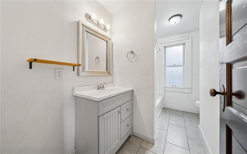 406 Pennsylvania Ave, Greensburg, 15601, 4 Bedrooms Bedrooms, 10 Rooms Rooms,2.1 BathroomsBathrooms,Residential,For Sale,Pennsylvania Ave,1739264