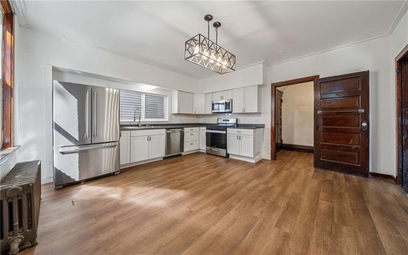 406 Pennsylvania Ave, Greensburg, 15601, 4 Bedrooms Bedrooms, 10 Rooms Rooms,2.1 BathroomsBathrooms,Residential,For Sale,Pennsylvania Ave,1739264