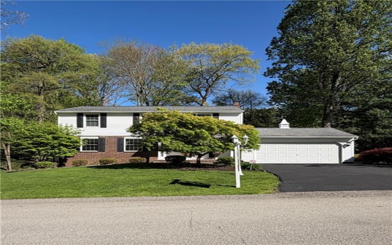 52 Greenview Dr, Jeannette, 15644, 4 Bedrooms Bedrooms, 10 Rooms Rooms,2.1 BathroomsBathrooms,Residential,For Sale,Greenview Dr,1739550
