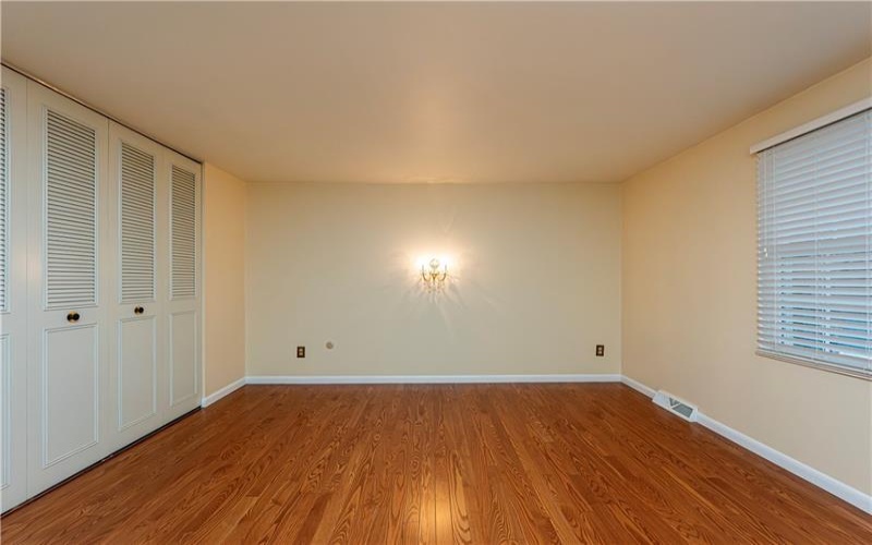 52 Greenview Dr, Jeannette, 15644, 4 Bedrooms Bedrooms, 10 Rooms Rooms,2.1 BathroomsBathrooms,Residential,For Sale,Greenview Dr,1739550