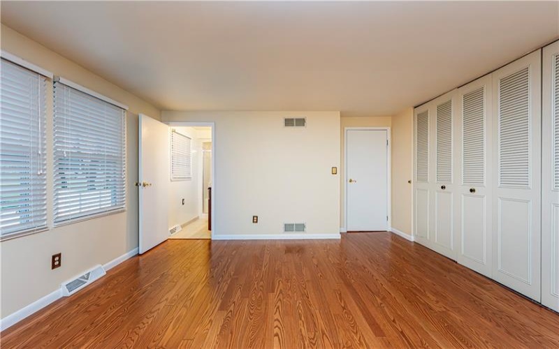 52 Greenview Dr, Jeannette, 15644, 4 Bedrooms Bedrooms, 10 Rooms Rooms,2.1 BathroomsBathrooms,Residential,For Sale,Greenview Dr,1739550