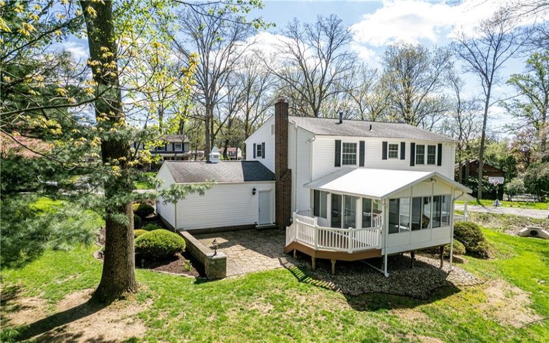 52 Greenview Dr, Jeannette, 15644, 4 Bedrooms Bedrooms, 10 Rooms Rooms,2.1 BathroomsBathrooms,Residential,For Sale,Greenview Dr,1739550