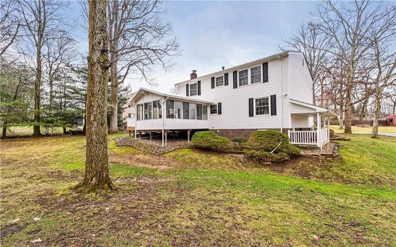 52 Greenview Dr, Jeannette, 15644, 4 Bedrooms Bedrooms, 10 Rooms Rooms,2.1 BathroomsBathrooms,Residential,For Sale,Greenview Dr,1739550