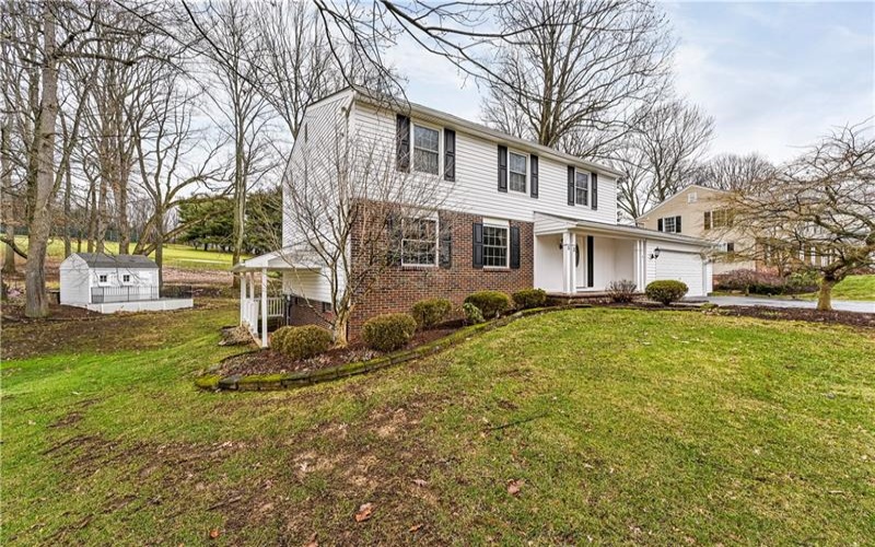 52 Greenview Dr, Jeannette, 15644, 4 Bedrooms Bedrooms, 10 Rooms Rooms,2.1 BathroomsBathrooms,Residential,For Sale,Greenview Dr,1739550