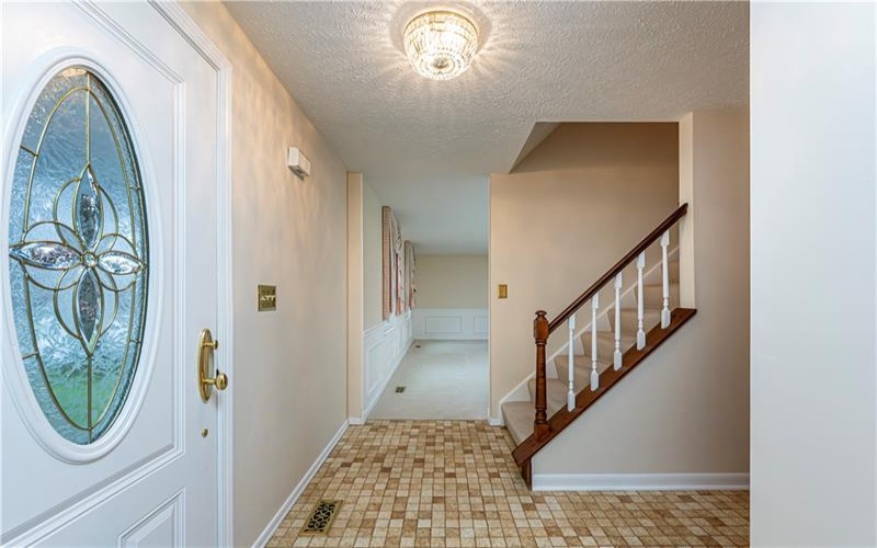 52 Greenview Dr, Jeannette, 15644, 4 Bedrooms Bedrooms, 10 Rooms Rooms,2.1 BathroomsBathrooms,Residential,For Sale,Greenview Dr,1739550