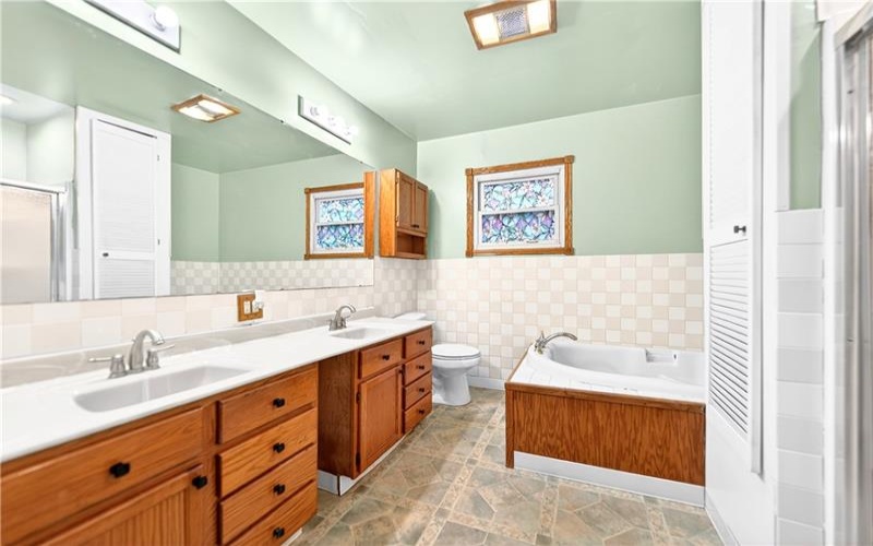 15 Montour St, Canonsburg, 15317, 6 Bedrooms Bedrooms, 9 Rooms Rooms,2 BathroomsBathrooms,Residential,For Sale,Montour St,1743434
