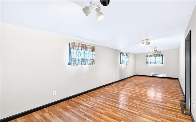 15 Montour St, Canonsburg, 15317, 6 Bedrooms Bedrooms, 9 Rooms Rooms,2 BathroomsBathrooms,Residential,For Sale,Montour St,1743434