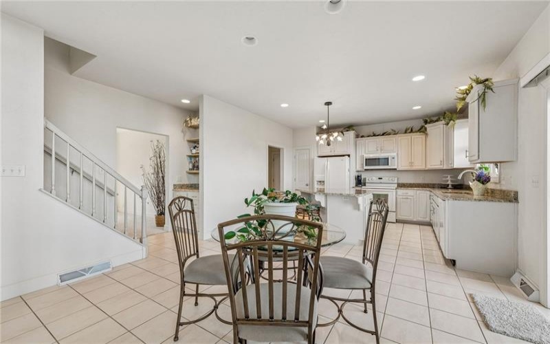 836 Forest Oaks Trail, North Huntingdon, 15642, 3 Bedrooms Bedrooms, 9 Rooms Rooms,2.1 BathroomsBathrooms,Residential,For Sale,Forest Oaks Trail,1748220