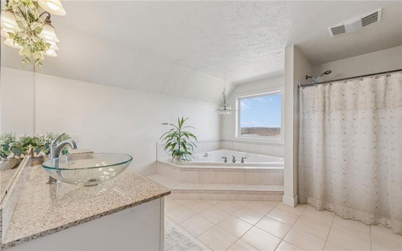 836 Forest Oaks Trail, North Huntingdon, 15642, 3 Bedrooms Bedrooms, 9 Rooms Rooms,2.1 BathroomsBathrooms,Residential,For Sale,Forest Oaks Trail,1748220