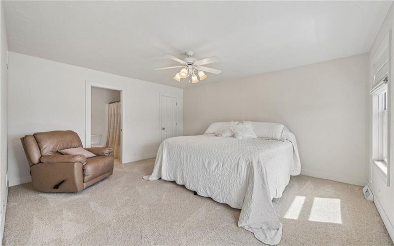 836 Forest Oaks Trail, North Huntingdon, 15642, 3 Bedrooms Bedrooms, 9 Rooms Rooms,2.1 BathroomsBathrooms,Residential,For Sale,Forest Oaks Trail,1748220