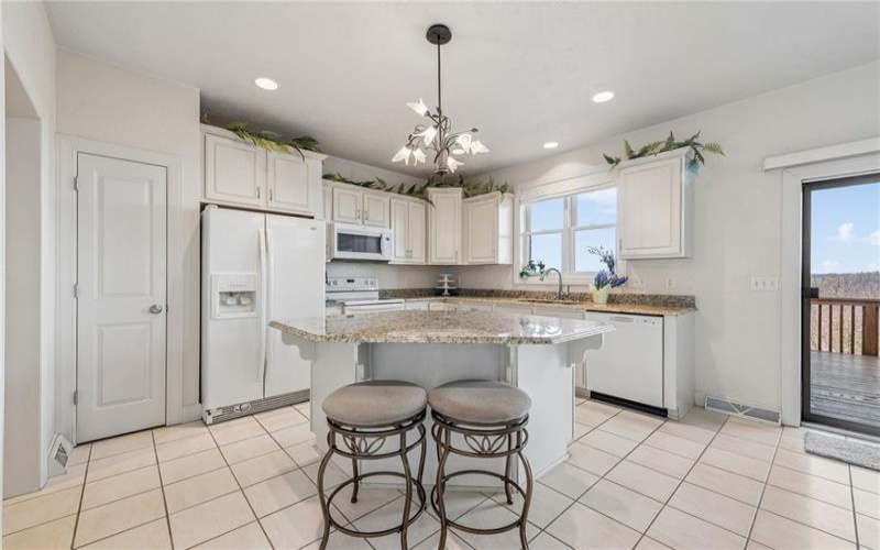 836 Forest Oaks Trail, North Huntingdon, 15642, 3 Bedrooms Bedrooms, 9 Rooms Rooms,2.1 BathroomsBathrooms,Residential,For Sale,Forest Oaks Trail,1748220