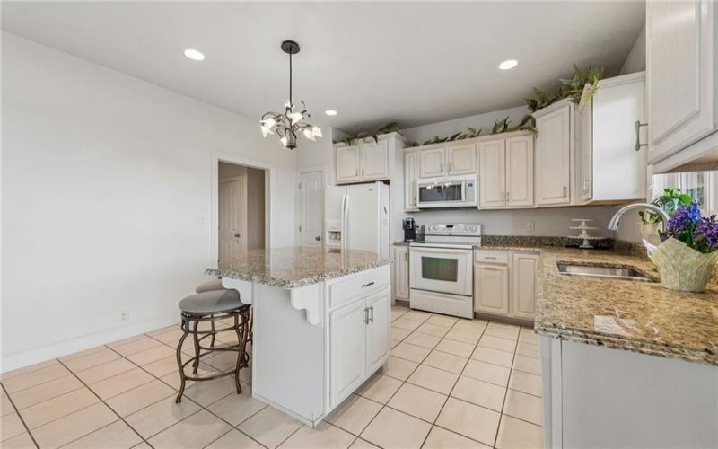 836 Forest Oaks Trail, North Huntingdon, 15642, 3 Bedrooms Bedrooms, 9 Rooms Rooms,2.1 BathroomsBathrooms,Residential,For Sale,Forest Oaks Trail,1748220