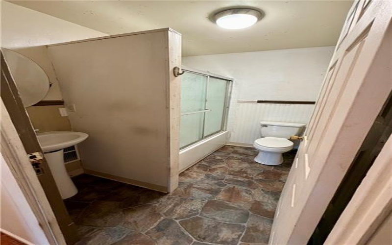 118 Ida Ave, Donora, 15033, 3 Bedrooms Bedrooms, 7 Rooms Rooms,2 BathroomsBathrooms,Residential,For Sale,Ida Ave,1754128
