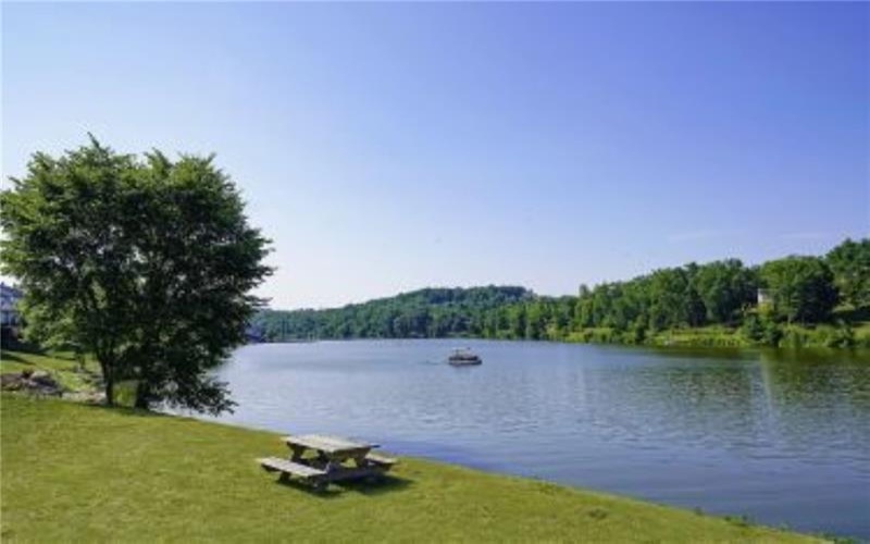 1041 Lakeside Drive., McDonald, 15057, 3 Bedrooms Bedrooms, 8 Rooms Rooms,2.1 BathroomsBathrooms,Residential,For Sale,Lakeside Drive.,1754257