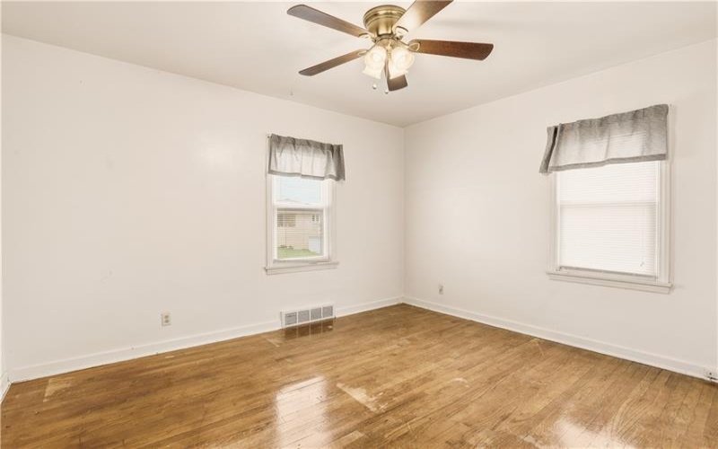214 Sycamore St, Mount Pleasant, 15666, 3 Bedrooms Bedrooms, ,2 BathroomsBathrooms,Residential,For Sale,Sycamore St,1754271
