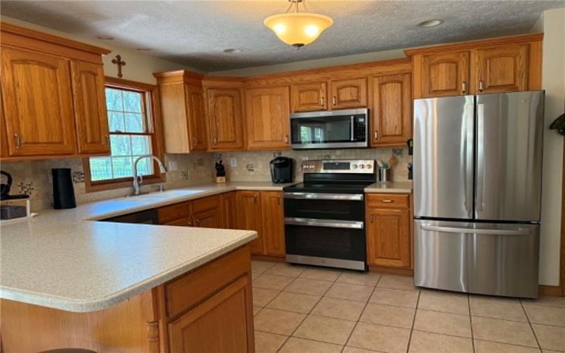 1040 CROSS CREEK DRIVE, Uniontown, 15401, 4 Bedrooms Bedrooms, 8 Rooms Rooms,2.1 BathroomsBathrooms,Residential,For Sale,CROSS CREEK DRIVE,1754283
