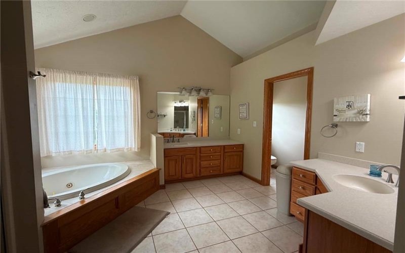 1040 CROSS CREEK DRIVE, Uniontown, 15401, 4 Bedrooms Bedrooms, 8 Rooms Rooms,2.1 BathroomsBathrooms,Residential,For Sale,CROSS CREEK DRIVE,1754283