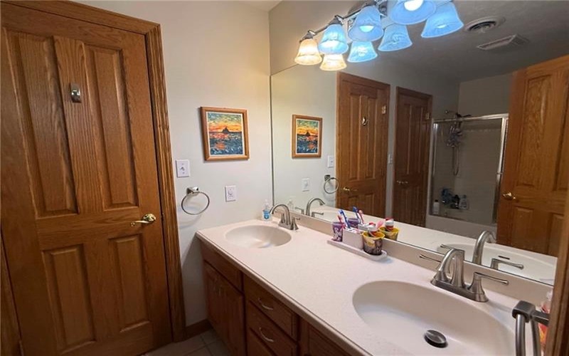 1040 CROSS CREEK DRIVE, Uniontown, 15401, 4 Bedrooms Bedrooms, 8 Rooms Rooms,2.1 BathroomsBathrooms,Residential,For Sale,CROSS CREEK DRIVE,1754283