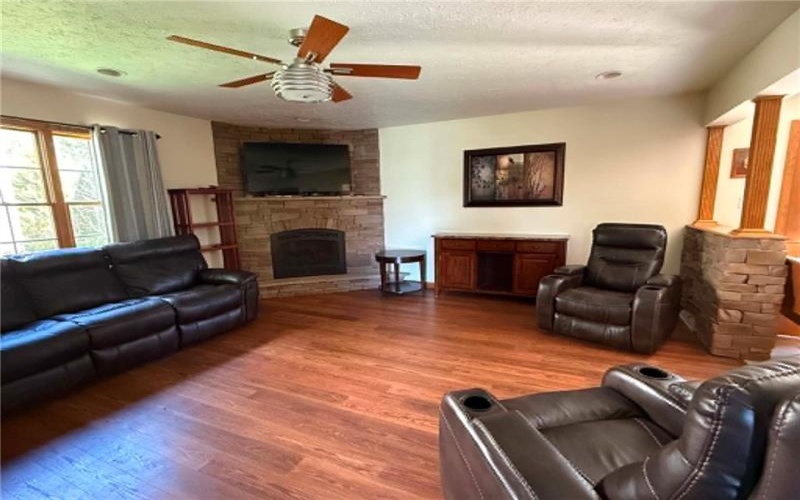 1040 CROSS CREEK DRIVE, Uniontown, 15401, 4 Bedrooms Bedrooms, 8 Rooms Rooms,2.1 BathroomsBathrooms,Residential,For Sale,CROSS CREEK DRIVE,1754283