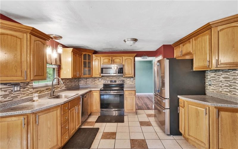 4237 Stratford Dr, irwin, 15642, 4 Bedrooms Bedrooms, 11 Rooms Rooms,2.1 BathroomsBathrooms,Residential,For Sale,Stratford Dr,1754336