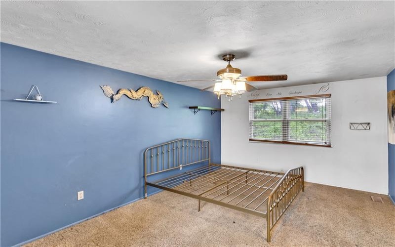 4237 Stratford Dr, irwin, 15642, 4 Bedrooms Bedrooms, 11 Rooms Rooms,2.1 BathroomsBathrooms,Residential,For Sale,Stratford Dr,1754336