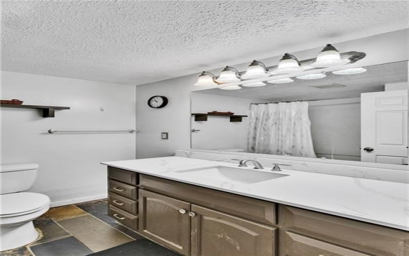 4237 Stratford Dr, irwin, 15642, 4 Bedrooms Bedrooms, 11 Rooms Rooms,2.1 BathroomsBathrooms,Residential,For Sale,Stratford Dr,1754336