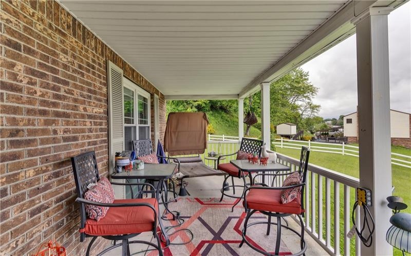 4237 Stratford Dr, irwin, 15642, 4 Bedrooms Bedrooms, 11 Rooms Rooms,2.1 BathroomsBathrooms,Residential,For Sale,Stratford Dr,1754336