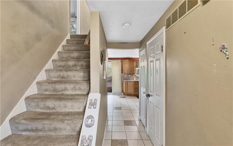 4237 Stratford Dr, irwin, 15642, 4 Bedrooms Bedrooms, 11 Rooms Rooms,2.1 BathroomsBathrooms,Residential,For Sale,Stratford Dr,1754336