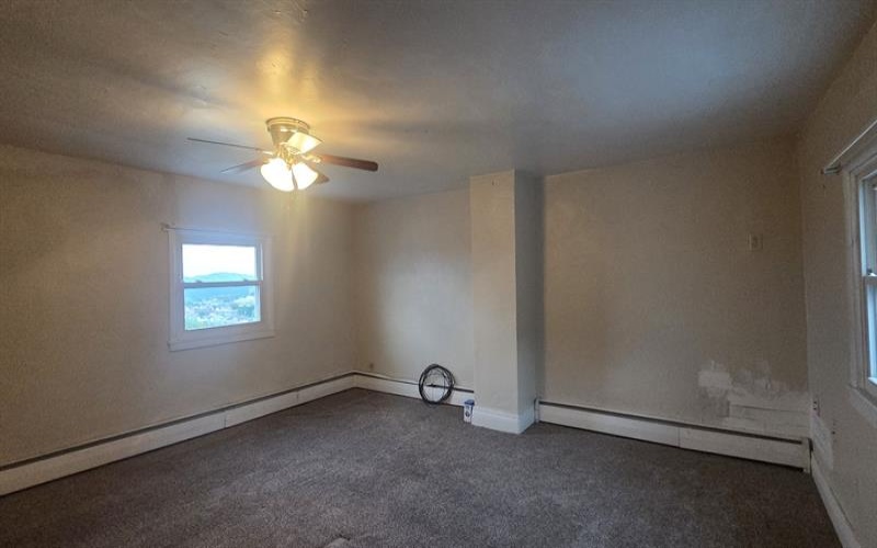 319 Lowell, Vandergrift, 15690, 3 Bedrooms Bedrooms, 6 Rooms Rooms,1 BathroomBathrooms,Residential,For Sale,Lowell,1754365