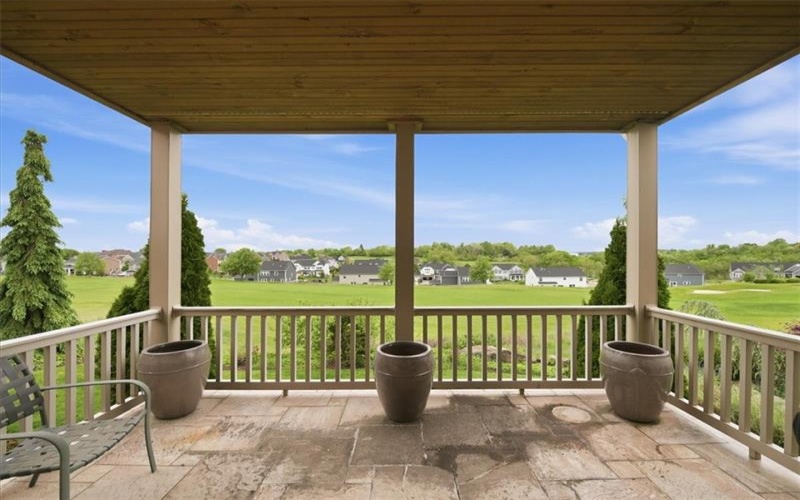 1043 Blackthorne Dr, Jeannette, 15644, 3 Bedrooms Bedrooms, 10 Rooms Rooms,2.2 BathroomsBathrooms,Residential,For Sale,Blackthorne Dr,1754467