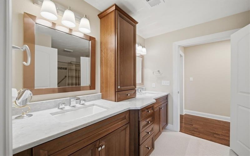 1043 Blackthorne Dr, Jeannette, 15644, 3 Bedrooms Bedrooms, 10 Rooms Rooms,2.2 BathroomsBathrooms,Residential,For Sale,Blackthorne Dr,1754467