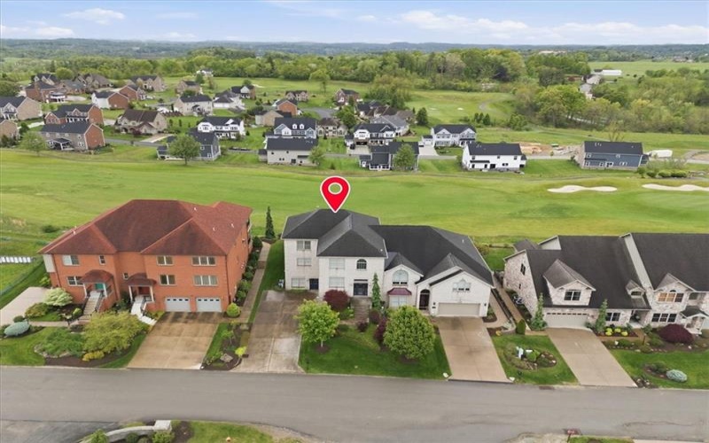 1043 Blackthorne Dr, Jeannette, 15644, 3 Bedrooms Bedrooms, 10 Rooms Rooms,2.2 BathroomsBathrooms,Residential,For Sale,Blackthorne Dr,1754467