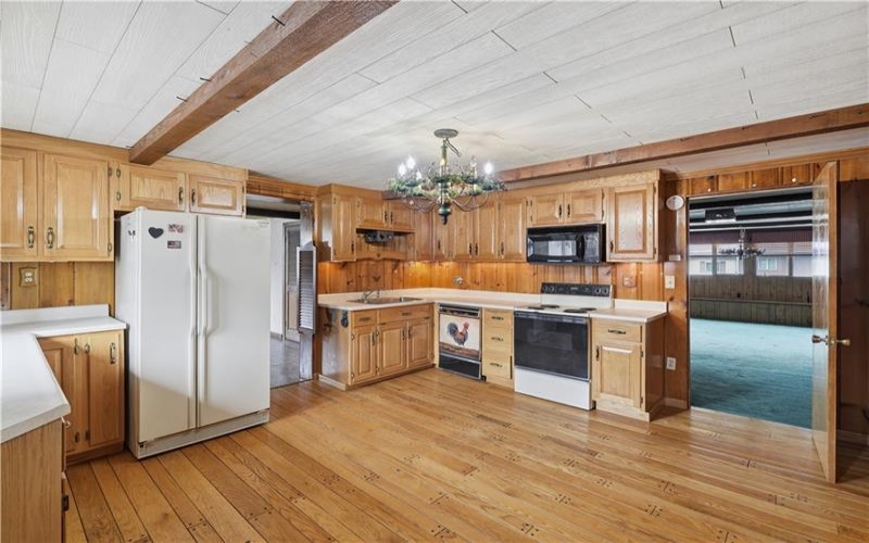 313 Allison St, West Newton, 15089, 4 Bedrooms Bedrooms, 11 Rooms Rooms,3.1 BathroomsBathrooms,Residential,For Sale,Allison St,1754613