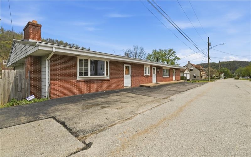 313 Allison St, West Newton, 15089, 4 Bedrooms Bedrooms, 11 Rooms Rooms,3.1 BathroomsBathrooms,Residential,For Sale,Allison St,1754613