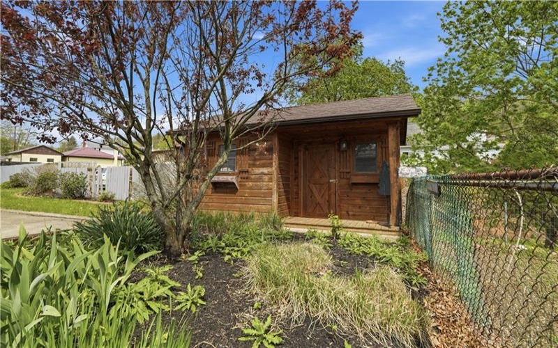 313 Allison St, West Newton, 15089, 4 Bedrooms Bedrooms, 11 Rooms Rooms,3.1 BathroomsBathrooms,Residential,For Sale,Allison St,1754613