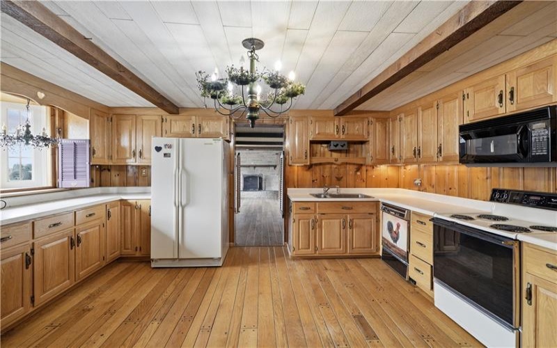 313 Allison St, West Newton, 15089, 4 Bedrooms Bedrooms, 11 Rooms Rooms,3.1 BathroomsBathrooms,Residential,For Sale,Allison St,1754613