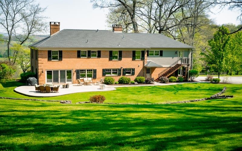 234 Strawberry Lane, Ligonier, 15658, 4 Bedrooms Bedrooms, 12 Rooms Rooms,2.1 BathroomsBathrooms,Residential,For Sale,Strawberry Lane,1754673