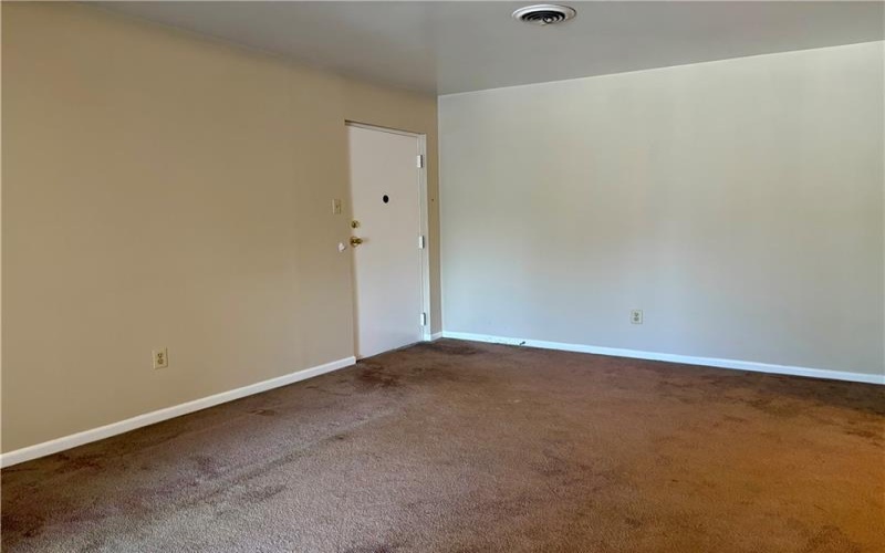 105 Pittsburgh St, Uniontown, 15401, 2 Bedrooms Bedrooms, ,1 BathroomBathrooms,Lease,For Rent,Pittsburgh St,1754689