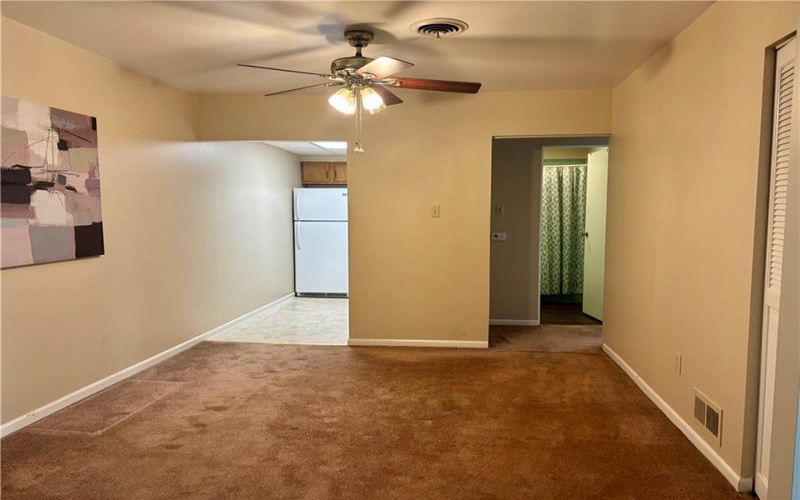 105 Pittsburgh St, Uniontown, 15401, 2 Bedrooms Bedrooms, ,1 BathroomBathrooms,Lease,For Rent,Pittsburgh St,1754689