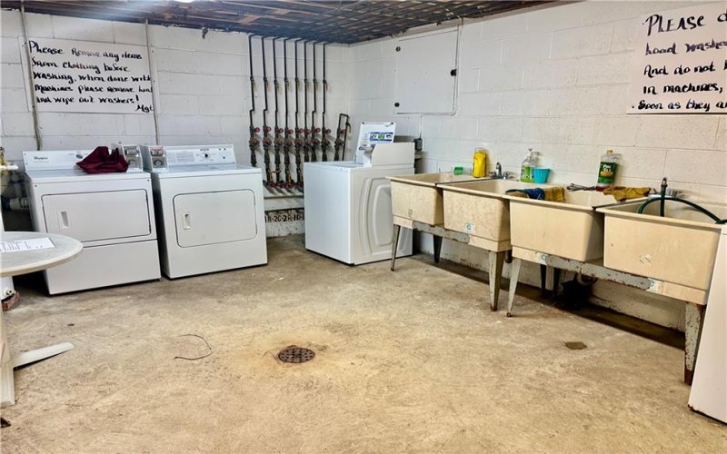 105 Pittsburgh St, Uniontown, 15401, 2 Bedrooms Bedrooms, ,1 BathroomBathrooms,Lease,For Rent,Pittsburgh St,1754691