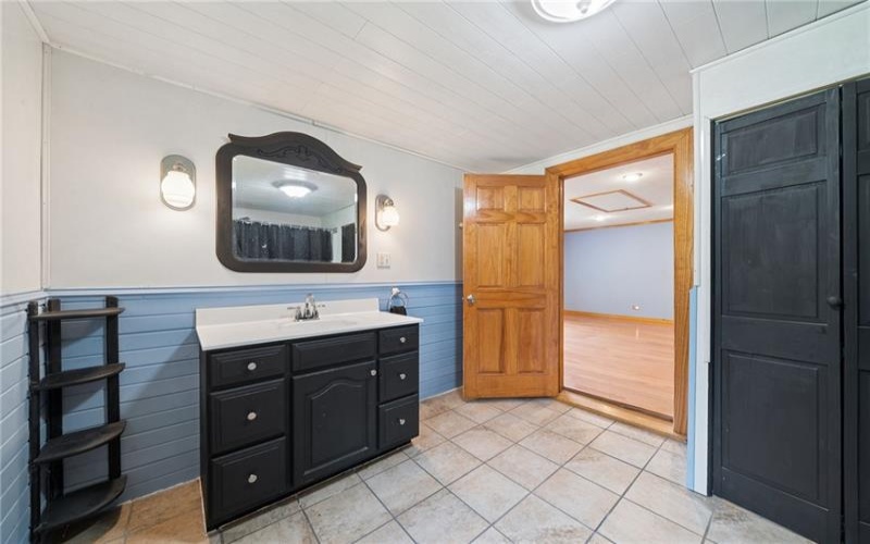315 Walnut Street, Greensboro, 15338, 3 Bedrooms Bedrooms, 7 Rooms Rooms,1 BathroomBathrooms,Residential,For Sale,Walnut Street,1754717