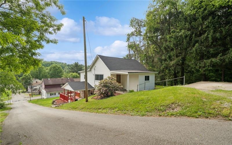 315 Walnut Street, Greensboro, 15338, 3 Bedrooms Bedrooms, 7 Rooms Rooms,1 BathroomBathrooms,Residential,For Sale,Walnut Street,1754717