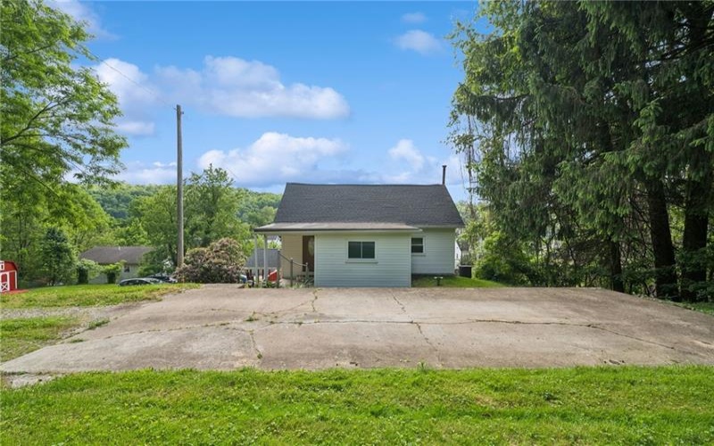315 Walnut Street, Greensboro, 15338, 3 Bedrooms Bedrooms, 7 Rooms Rooms,1 BathroomBathrooms,Residential,For Sale,Walnut Street,1754717