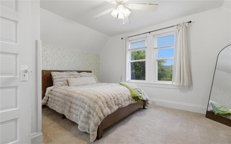 724 Saint Clair Avenue, 15644, 15644, 2 Bedrooms Bedrooms, 5 Rooms Rooms,1.1 BathroomsBathrooms,Residential,For Sale,Saint Clair Avenue,1754750