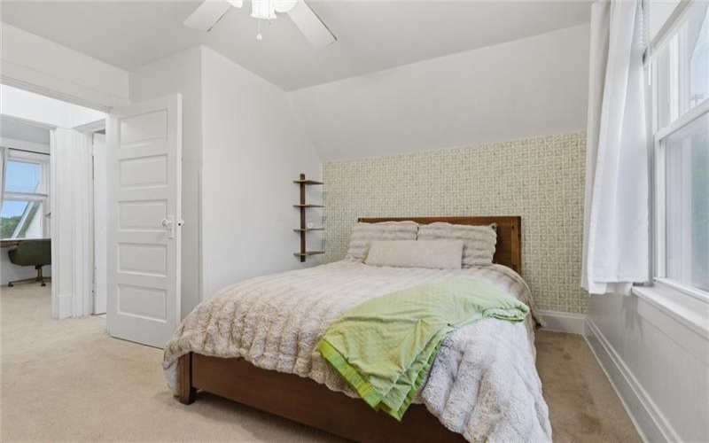 724 Saint Clair Avenue, 15644, 15644, 2 Bedrooms Bedrooms, 5 Rooms Rooms,1.1 BathroomsBathrooms,Residential,For Sale,Saint Clair Avenue,1754750