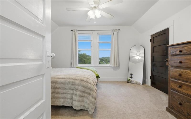 724 Saint Clair Avenue, 15644, 15644, 2 Bedrooms Bedrooms, 5 Rooms Rooms,1.1 BathroomsBathrooms,Residential,For Sale,Saint Clair Avenue,1754750