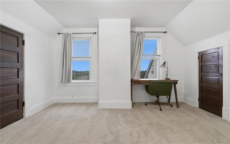 724 Saint Clair Avenue, 15644, 15644, 2 Bedrooms Bedrooms, 5 Rooms Rooms,1.1 BathroomsBathrooms,Residential,For Sale,Saint Clair Avenue,1754750