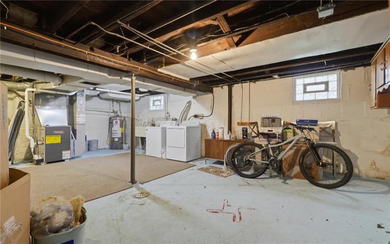 724 Saint Clair Avenue, 15644, 15644, 2 Bedrooms Bedrooms, 5 Rooms Rooms,1.1 BathroomsBathrooms,Residential,For Sale,Saint Clair Avenue,1754750