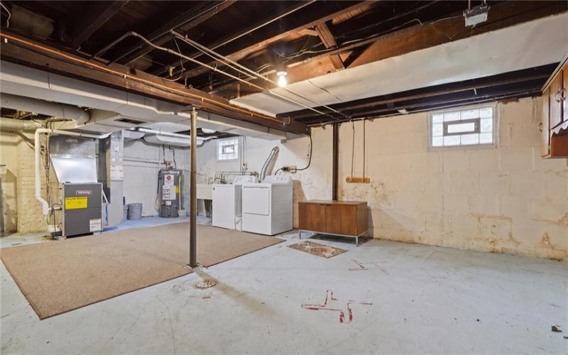 724 Saint Clair Avenue, 15644, 15644, 2 Bedrooms Bedrooms, 5 Rooms Rooms,1.1 BathroomsBathrooms,Residential,For Sale,Saint Clair Avenue,1754750