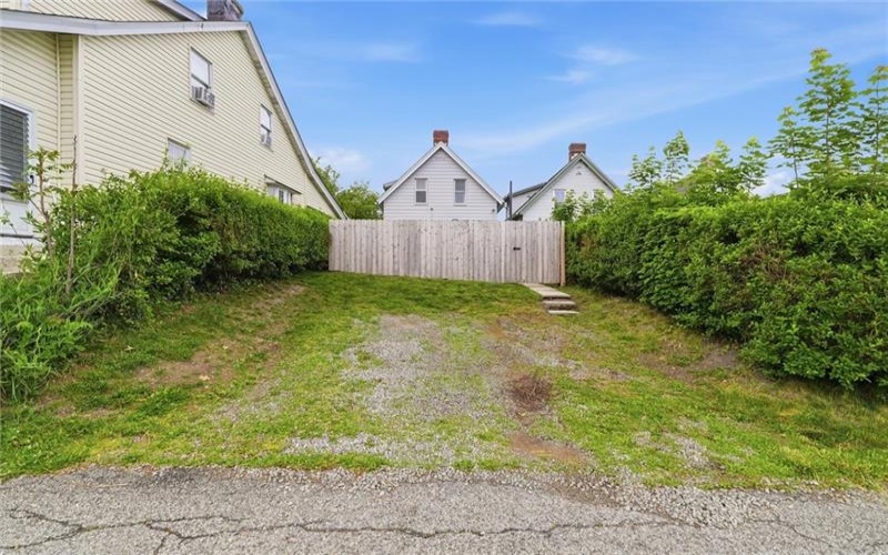 724 Saint Clair Avenue, 15644, 15644, 2 Bedrooms Bedrooms, 5 Rooms Rooms,1.1 BathroomsBathrooms,Residential,For Sale,Saint Clair Avenue,1754750